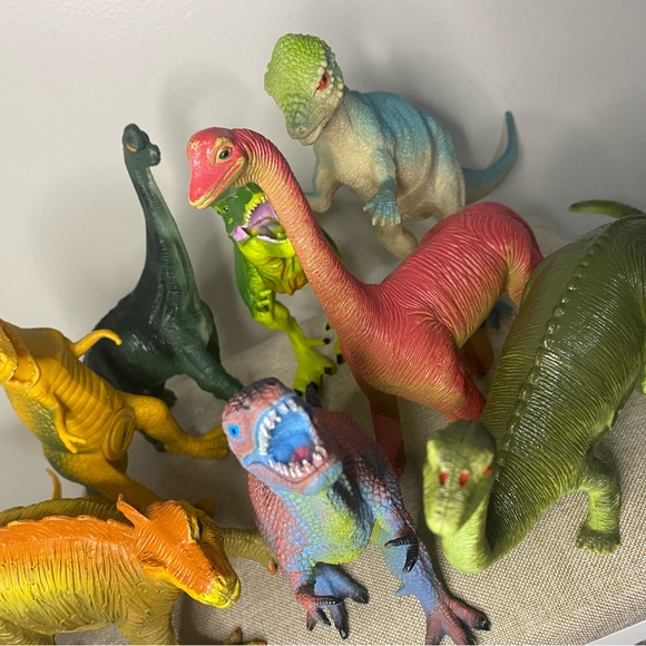 8 Plastic Toy Dinosaurs GUC Approx 6-7 inches tall - Picture 4 of 5